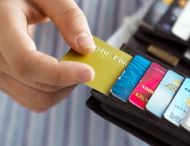 البطاقات-الائتمانية-تحافظ-على-زخم-النمو-رغم-تحديات-الإقراض