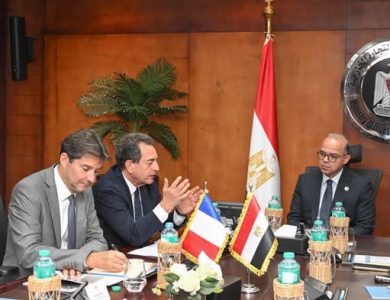 وزير-الاستثمار-يبحث-مع-السفير-الفرنسي-تعميق-التعاون-الاستثماري-والتجاري