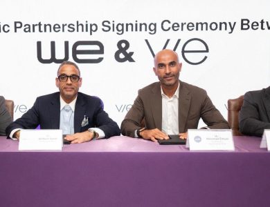 vie-communities-توقع-مذكرة-تفاهم-مع-we-لتطوير-البنية-التحتية-الرقمية-لمشروعاتها